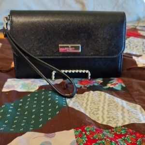 Chic Black Kate Spade Leather Wristlet Clutch